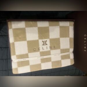 NIB: CELINE Checkered Throw Blanket w/ Triomphe Logo, Tan/White, 4' 7" × 6' 7"